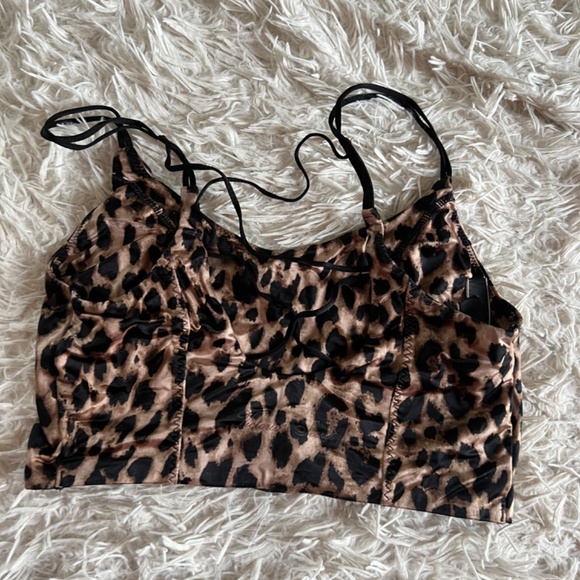 Victoria Secret Sports Bra - Picture 2 of 3